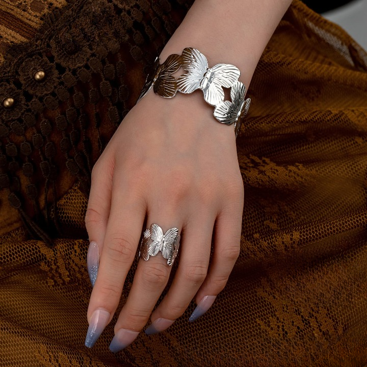 Stylish Alloy Hand Cuff Ring
