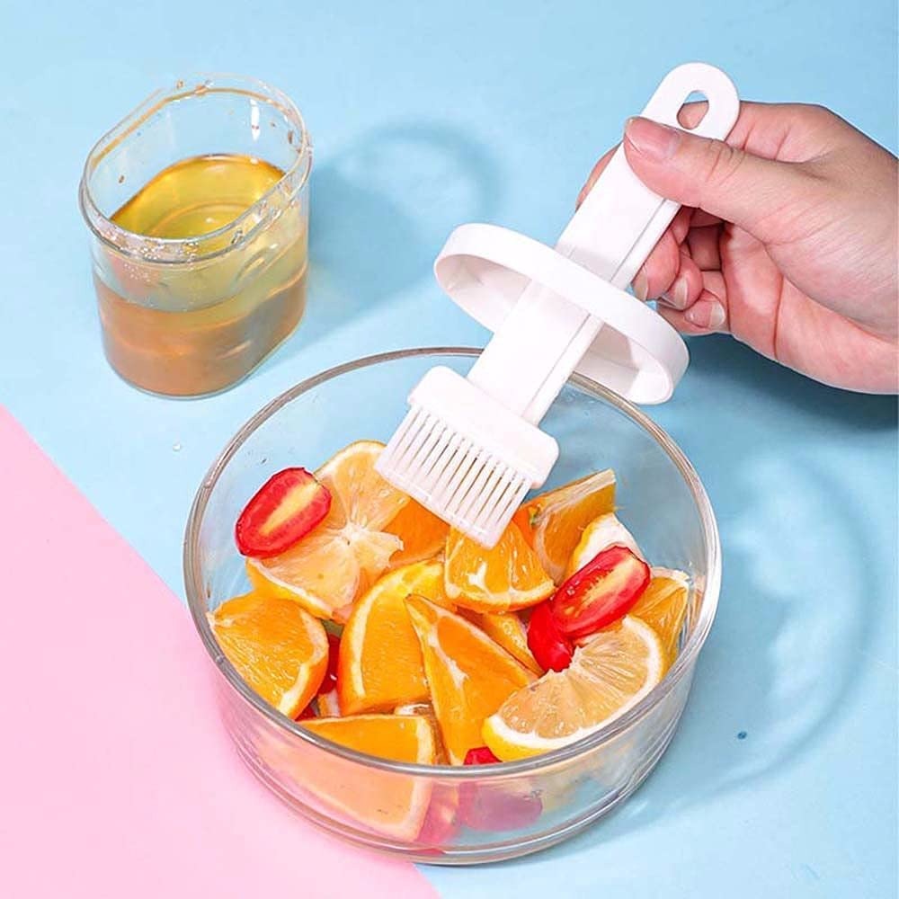 Plastic  Oil Brush Bottle Set Oil Storage Container for Kitchen (random color )